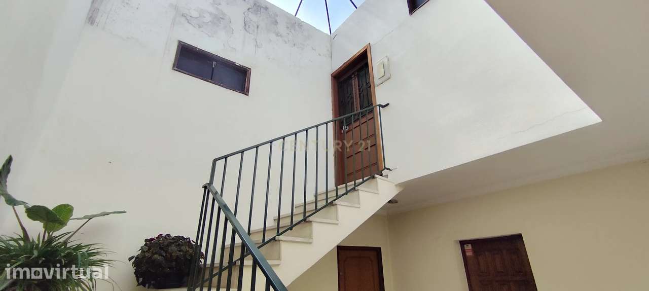 Oportunidade Única, Sótão de 84m² para Recuperação - Grande imagem: 5/17