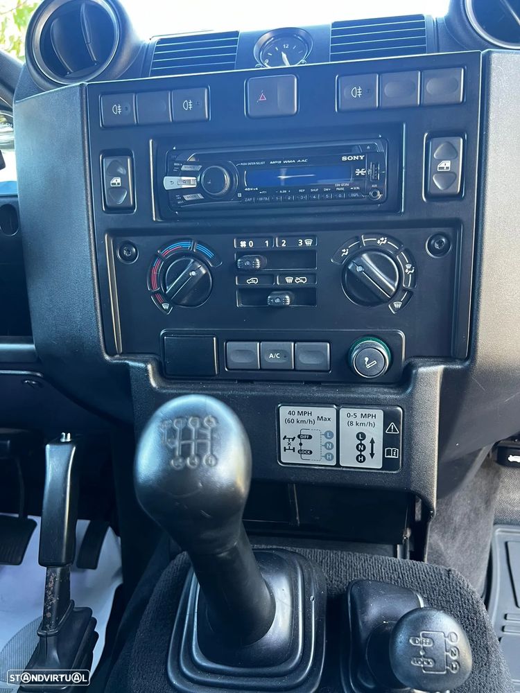 Land Rover Defender 110 CC 2.4 CRD SE - 10