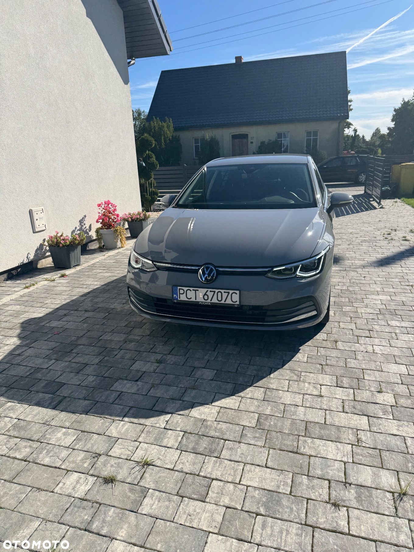 Volkswagen Golf - 1