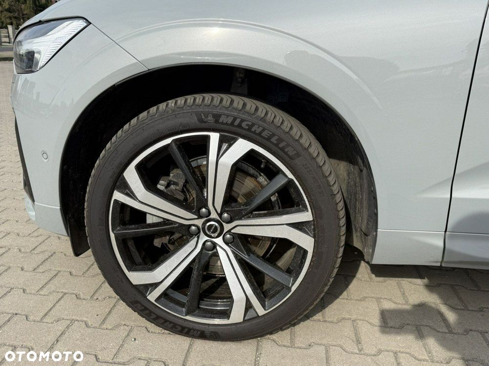 Volvo XC 60 B4 D Ultimate Dark - 12