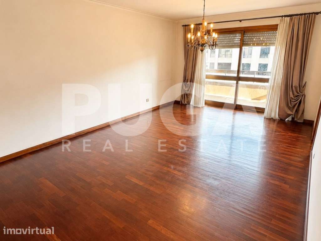 Apartamento T3 no Centro de Espinho | Vista Mar e Garagem Box - Grande imagem: 3/17