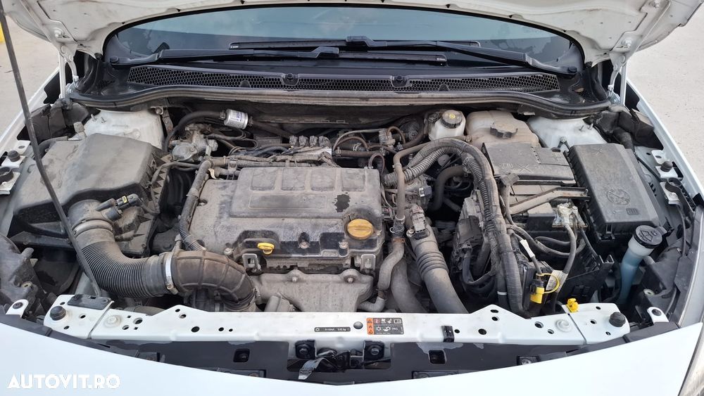 Opel Astra 1.4 Turbo ECOTEC Enjoy - 12