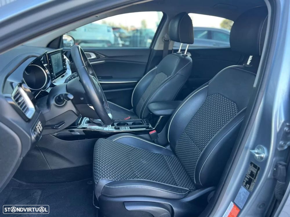 Kia XCeed 1.6 GDi PHEV Drive - 12