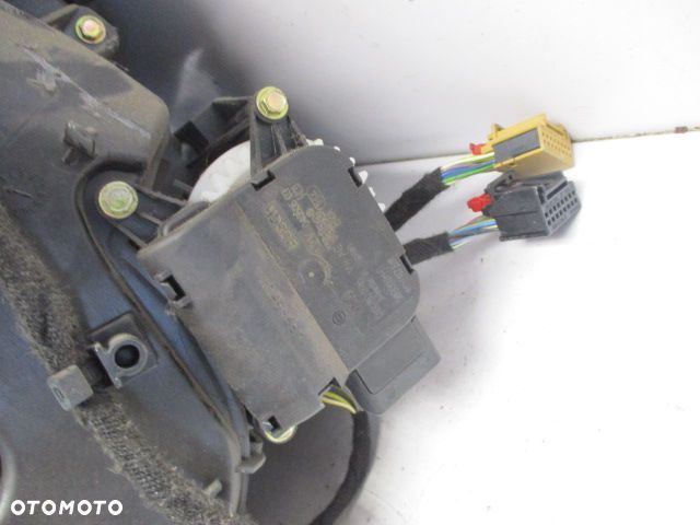 TOURAN I 1T NAGRZEWNICA WODY KLIMATYZACJI EU - 4