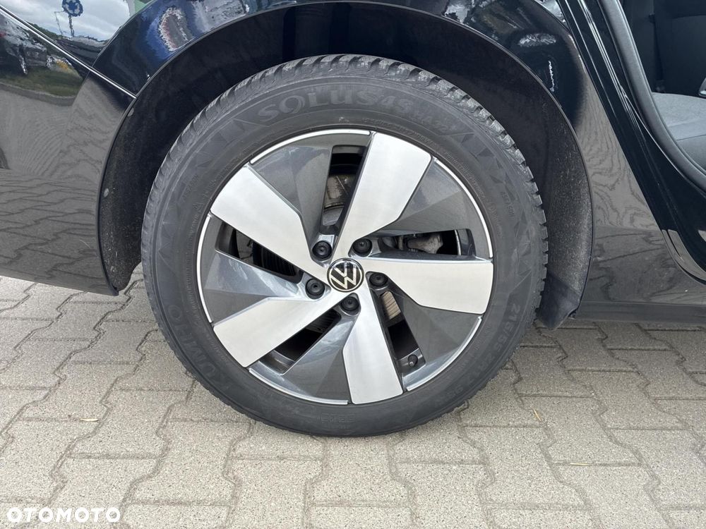 Volkswagen Passat - 11