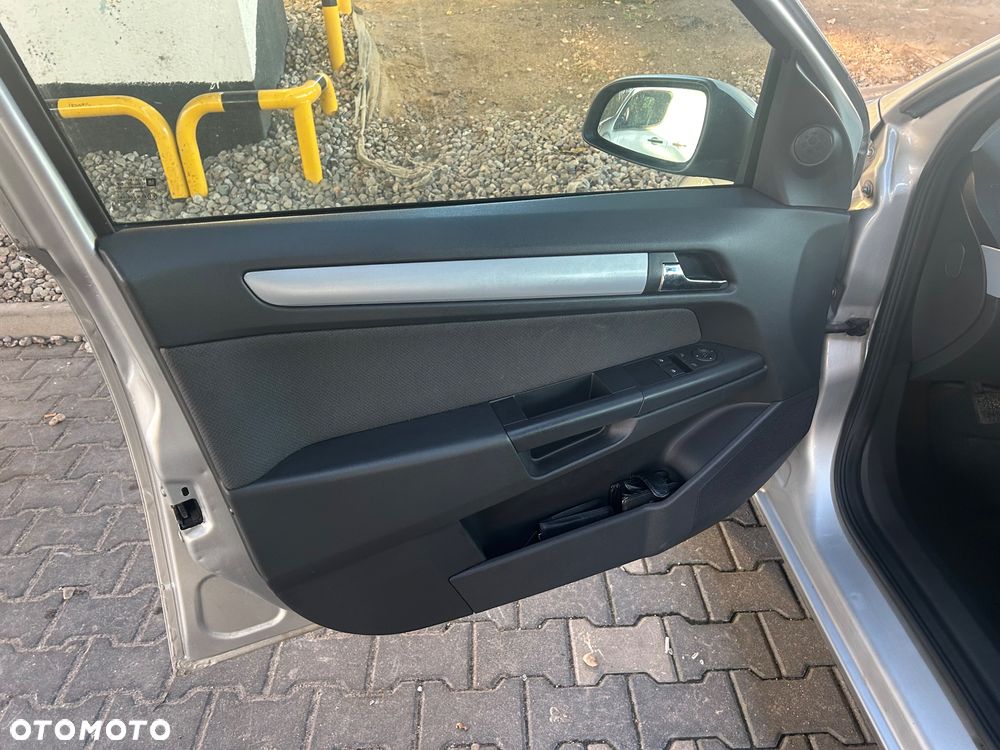 Opel Astra - 16