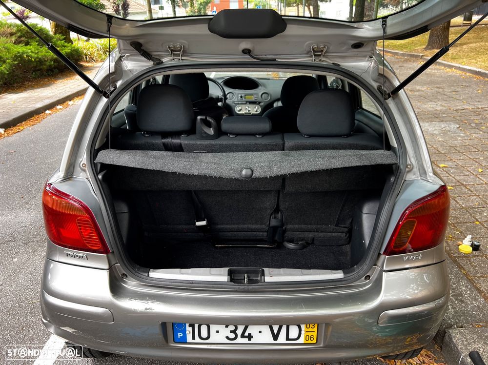 Toyota Yaris 1.0 SE MMT - 9