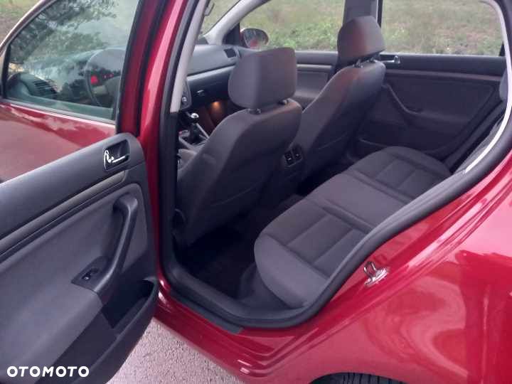 Volkswagen Golf - 6