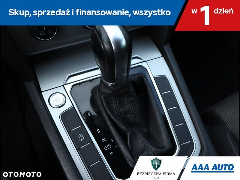 Volkswagen Passat - 17