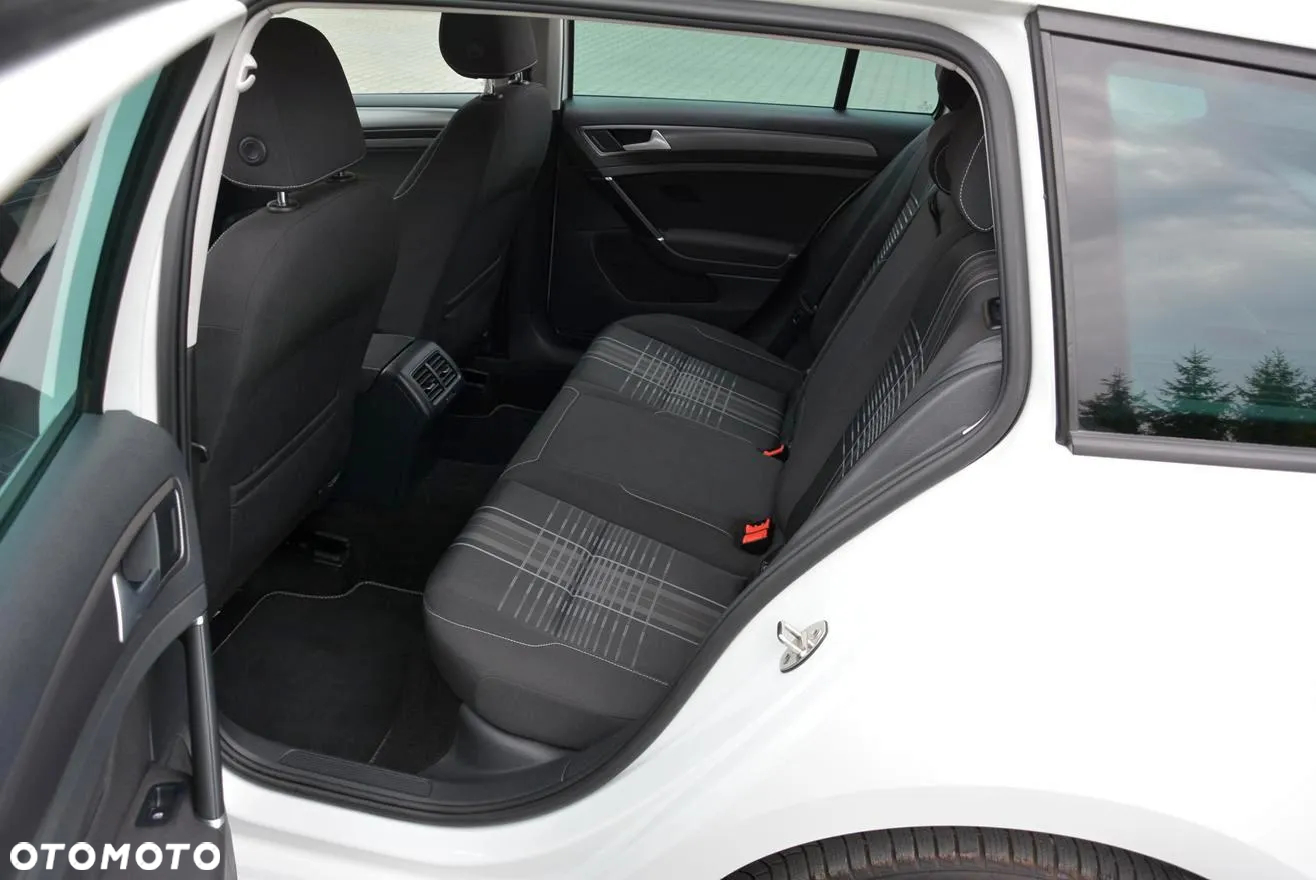 Volkswagen Golf 1.6 BlueTDI DSG Trendline - 24