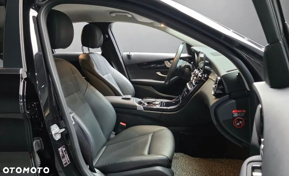 Mercedes-Benz Klasa C 200 9G-TRONIC Edition - 9