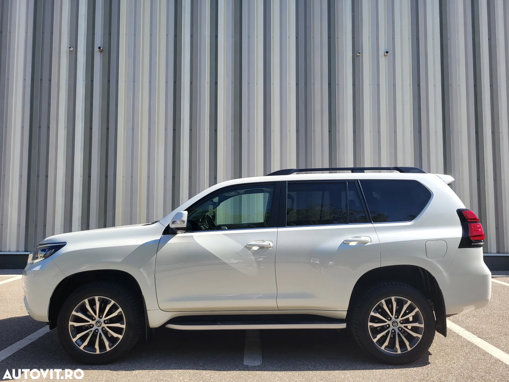 Toyota Land Cruiser 2.8l Turbo D-4D A/T AVS Luxury - 27