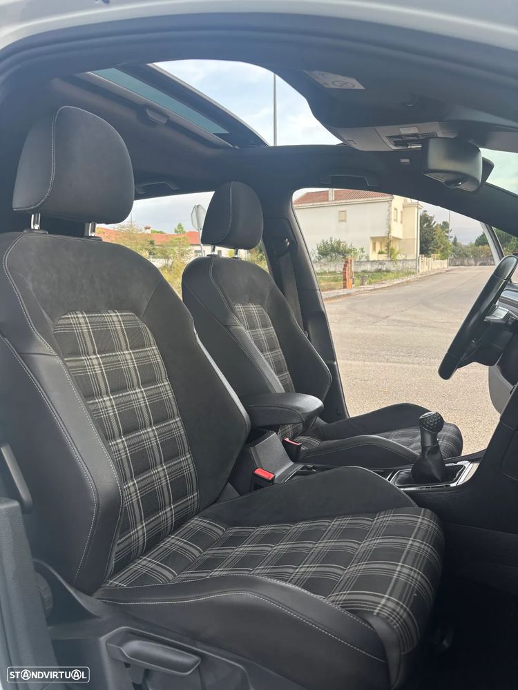 VW Golf 2.0 TDi GTD - 8