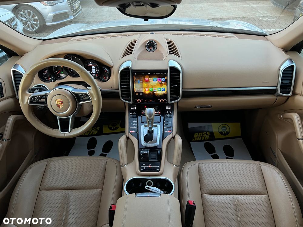 Porsche Cayenne - 17