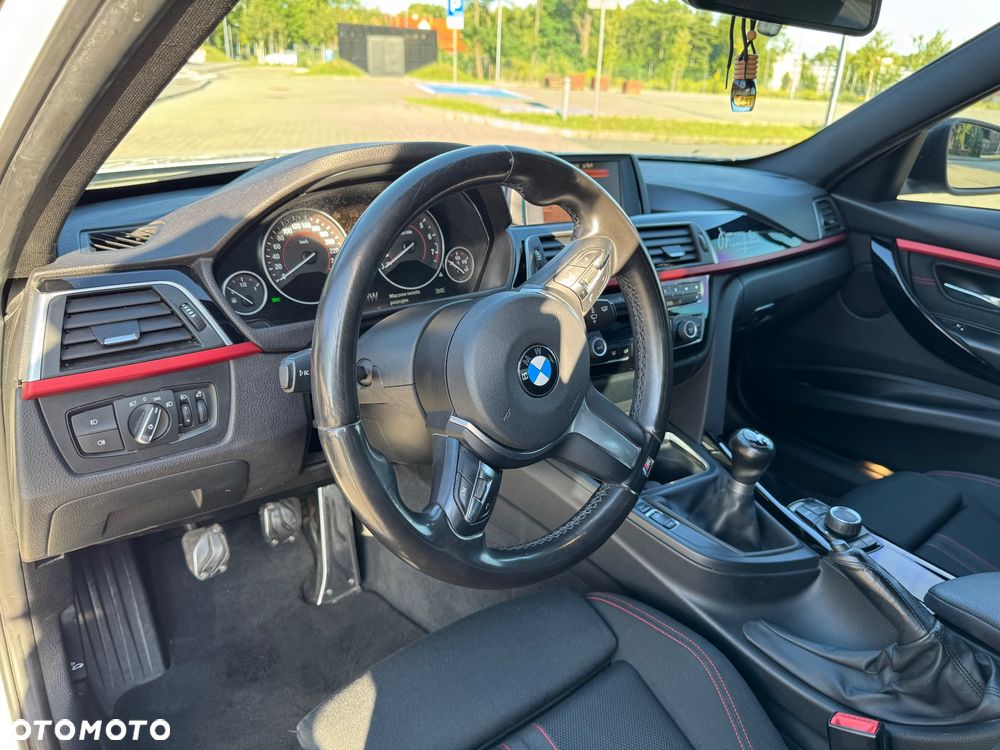 BMW Seria 3 320i Sport Line - 17