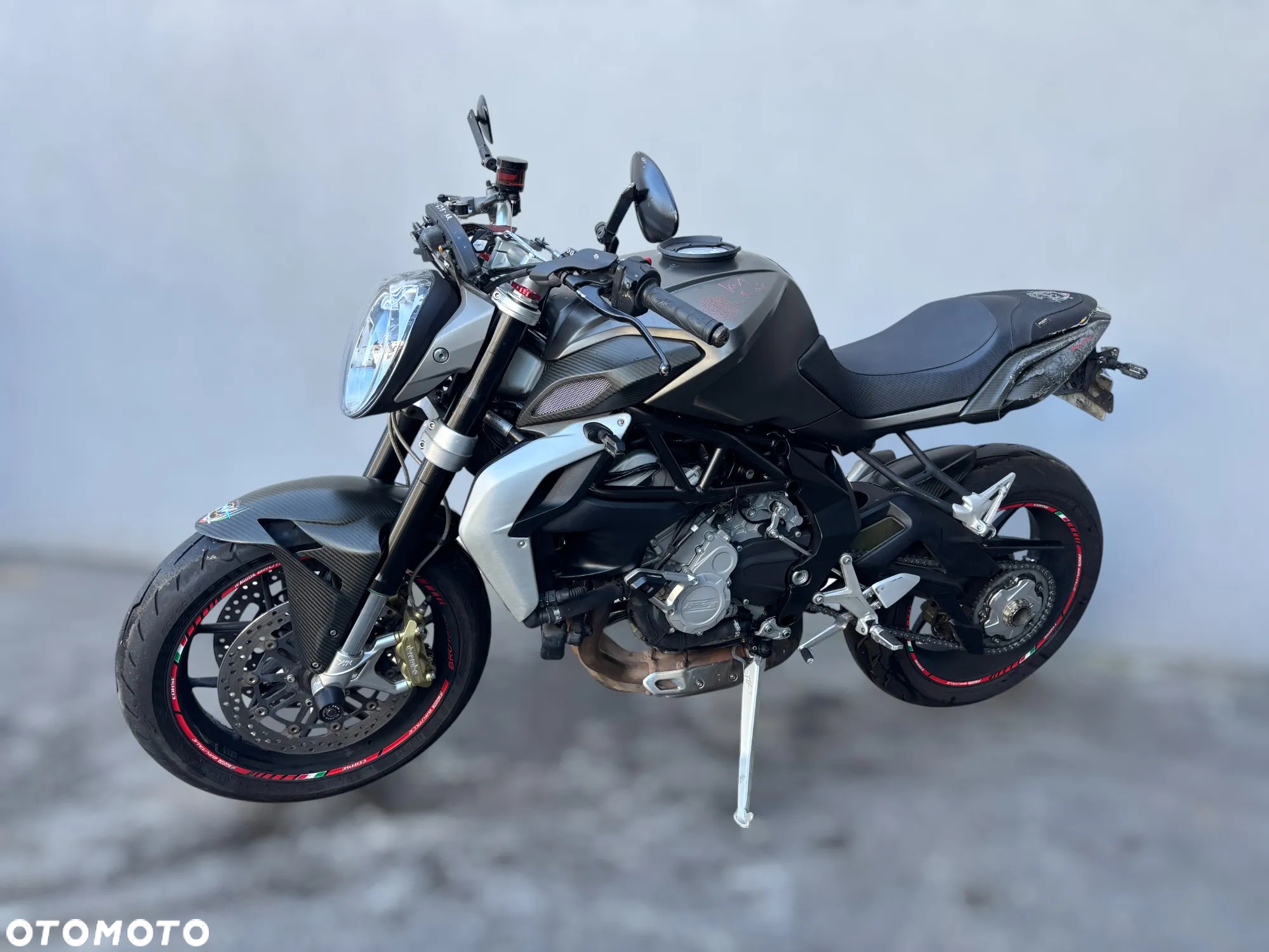 MV AGUSTA Brutale - 6