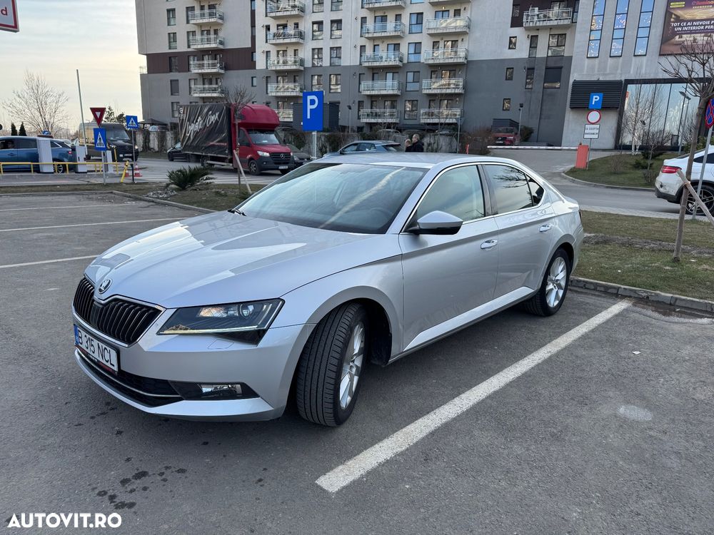 Skoda Superb 2.0 TDI DSG Ambition - 2