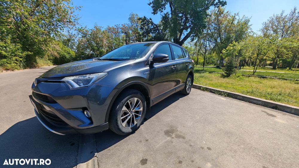 Toyota RAV4 - 6