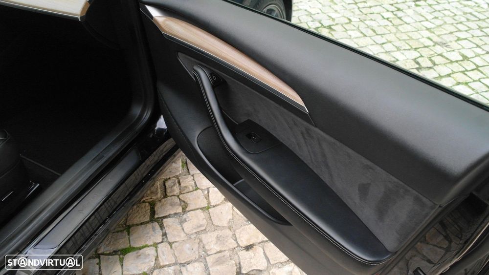 Tesla Model 3 Long Range Tração Traseira - 32