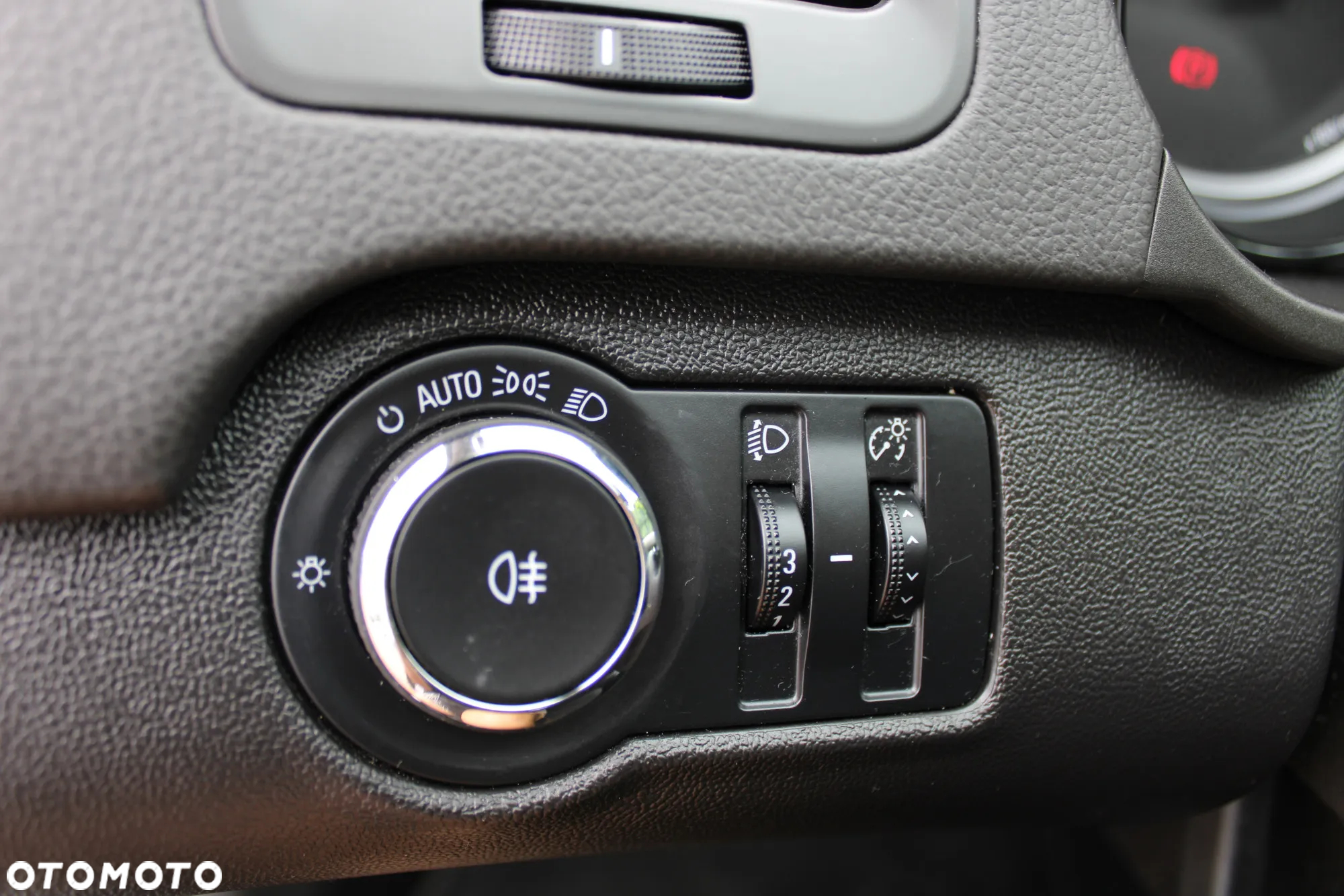 Opel Insignia - 30