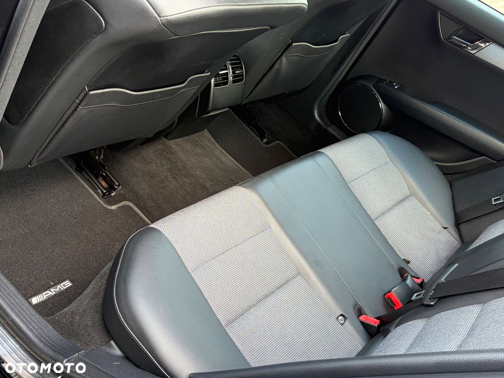 Mercedes-Benz Klasa C 180 Kompressor Automatik BlueEFFICIENCY Special Edition - 30