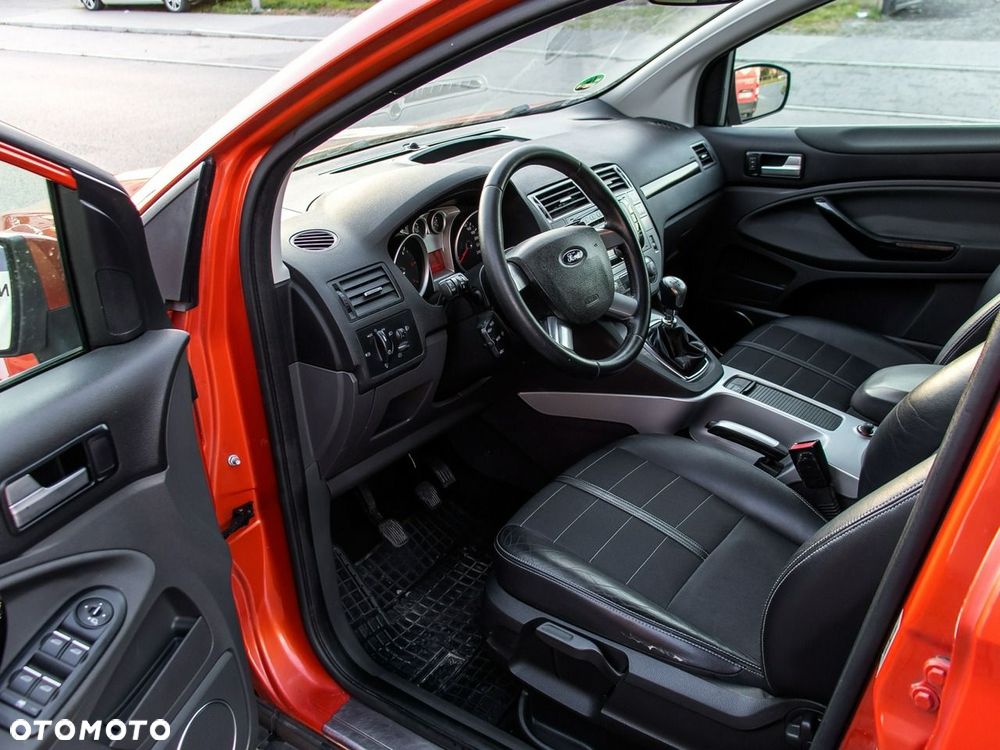 Ford Kuga 2.0 TDCi 2x4 Titanium - 26
