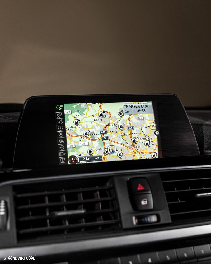 BMW 318 d Line Sport - 18