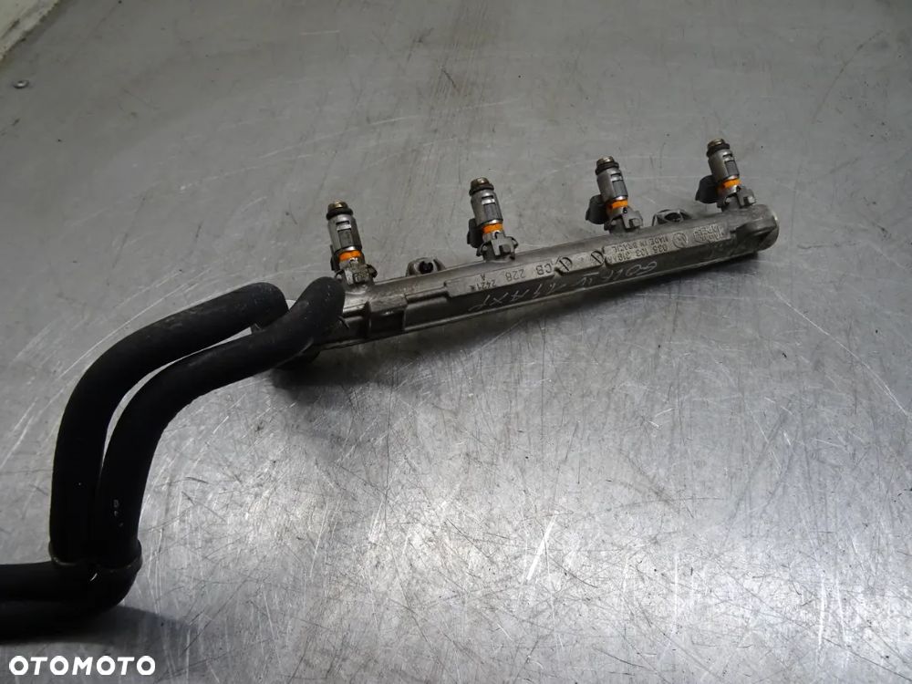 VW GOLF IV HB 3D 97-06 1.4B LISTWA WTRYSKOWA 036133319AA - 4