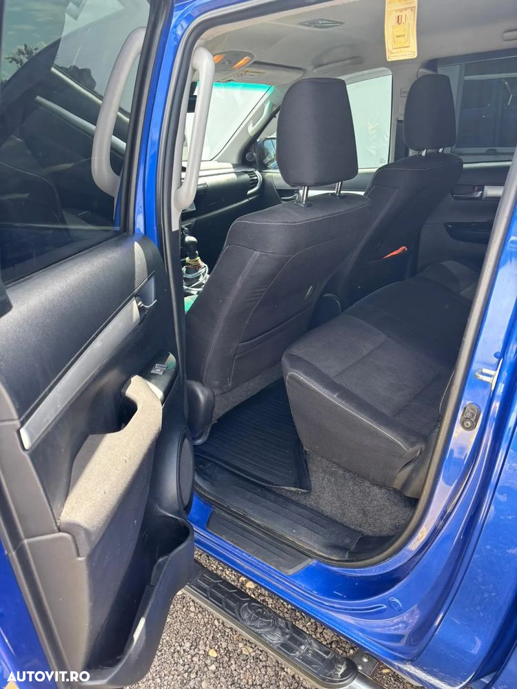 Toyota Hilux 4x4 Double Cab M/T Comfort - 8