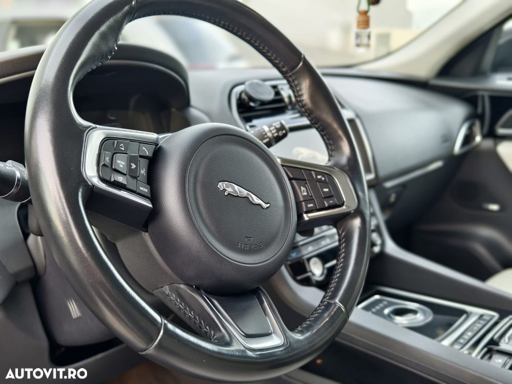 Jaguar F-Pace 25d AWD Prestige - 7
