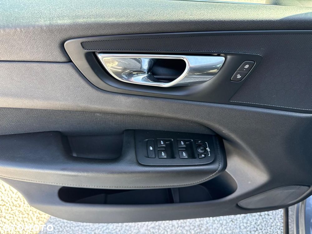 Volvo XC 60 D3 Momentum - 18
