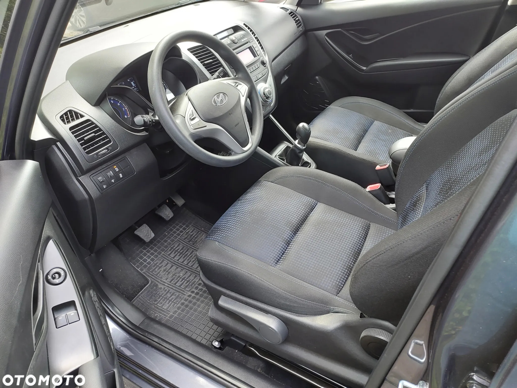 Hyundai ix20 1.6 BlueDrive Classic + - 16