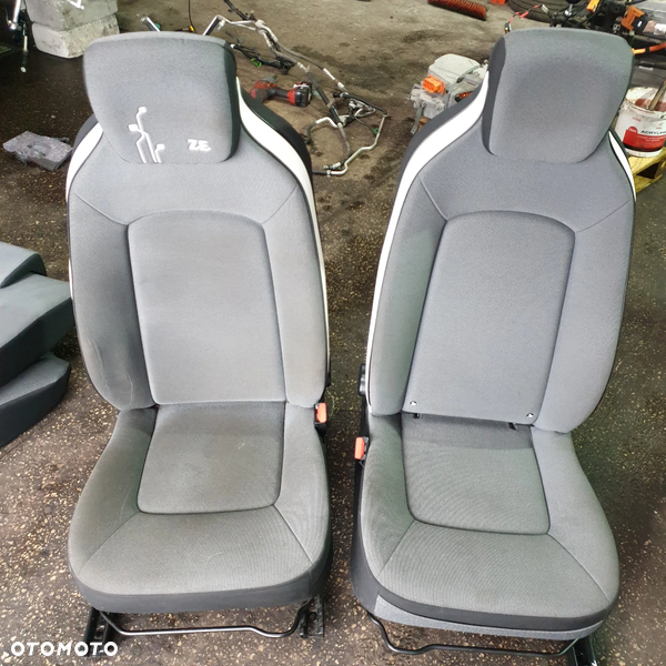 RENAULT ZOE FOTEL LEWY PRAWY POSZYCIE 14R