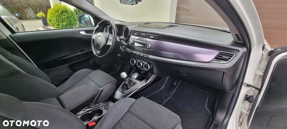 Alfa Romeo Giulietta - 24