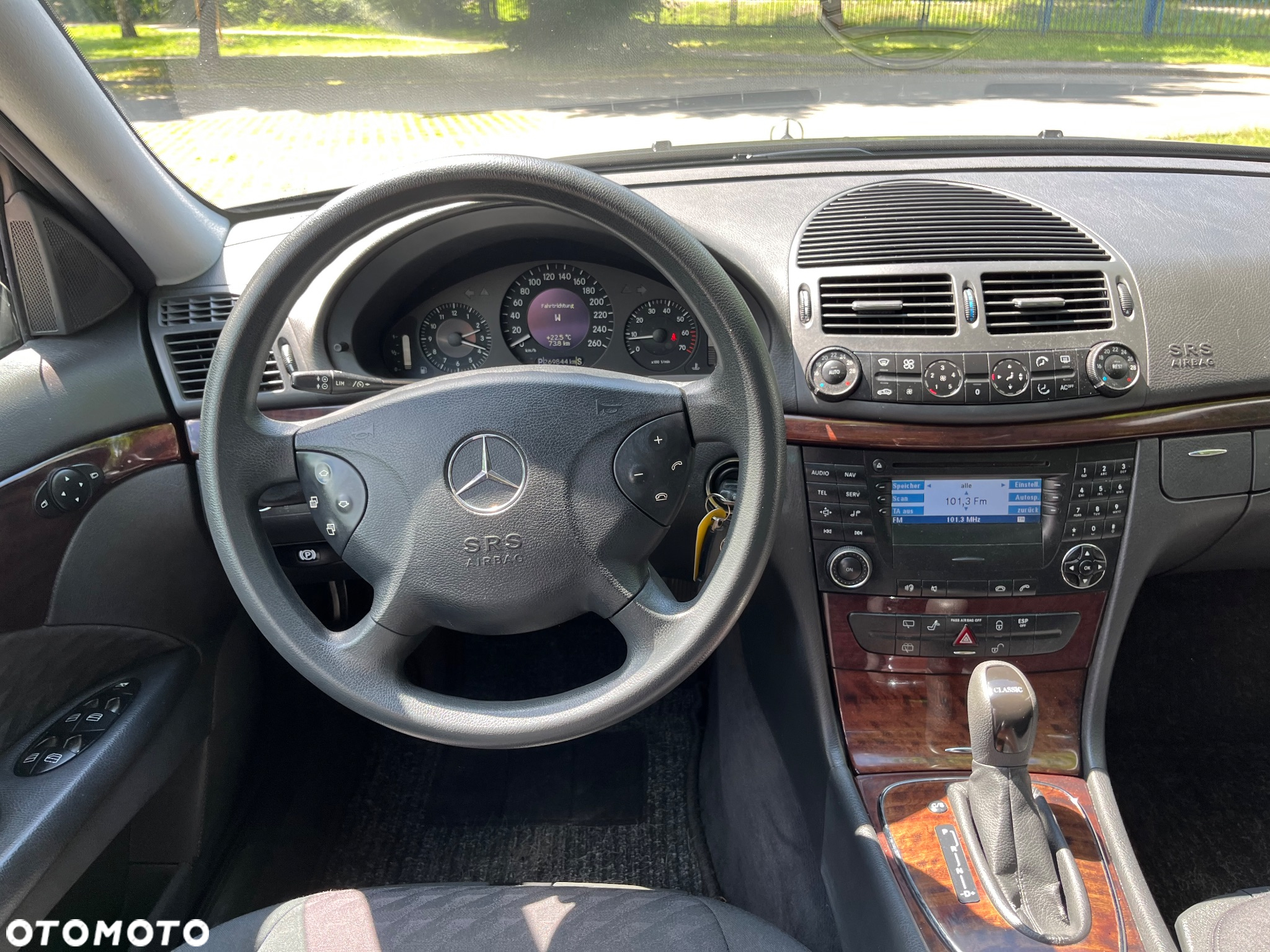 Mercedes-Benz Klasa E 200 T Kompressor Automatik Classic - 33