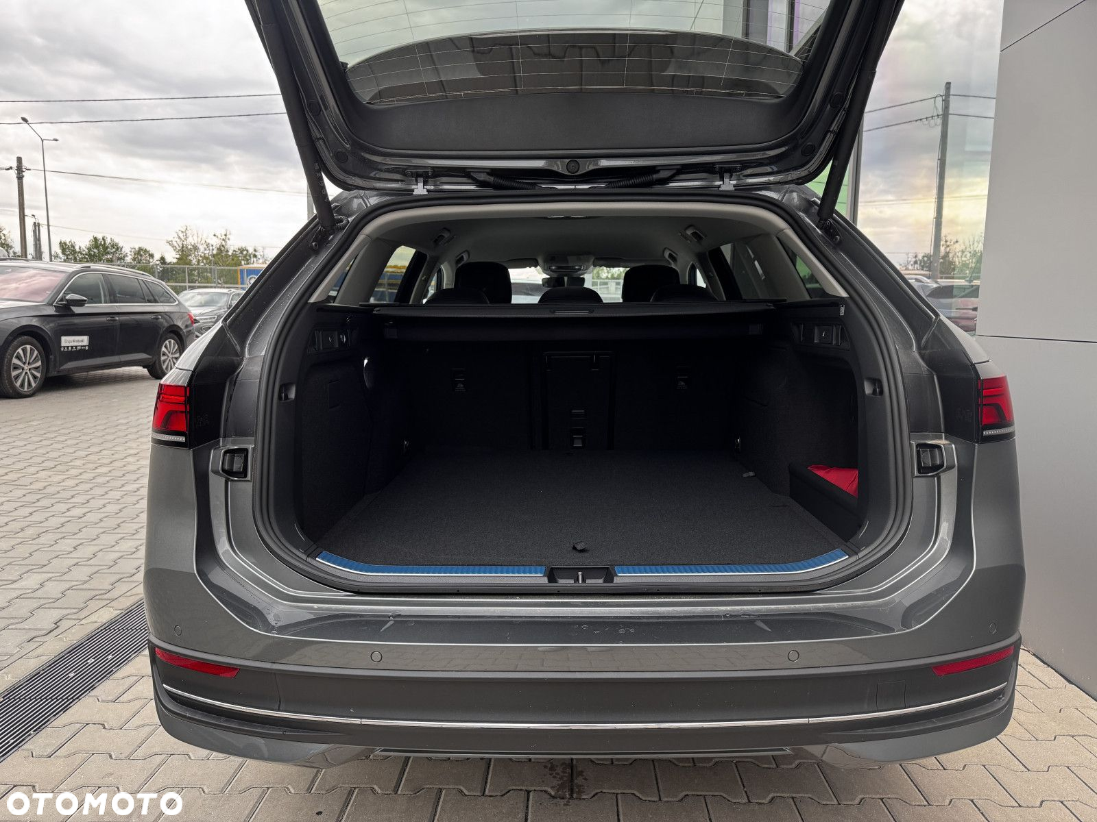 Volkswagen Passat - 12