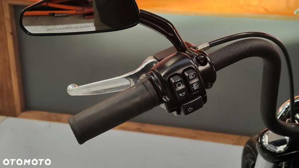 Harley-Davidson Softail Street Bob - 29