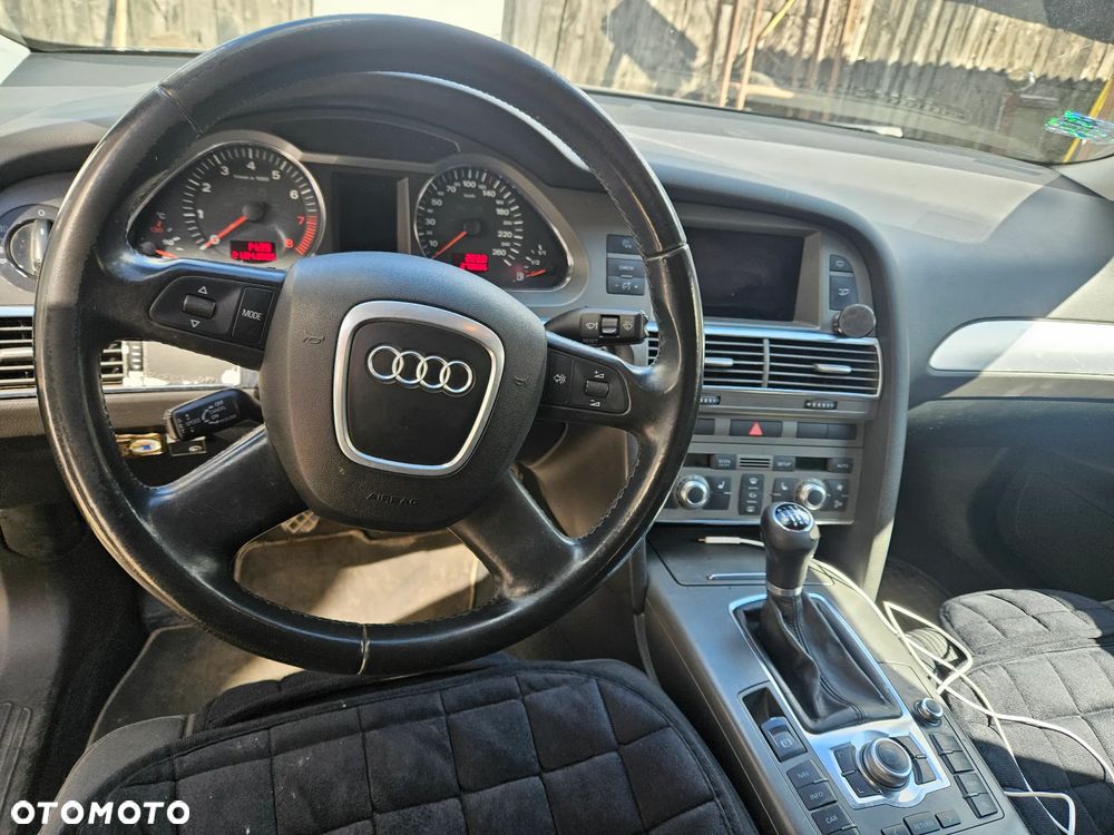 Audi A6 Limousine 2.4 - 4