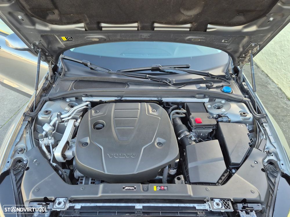 Volvo V60 2.0 D3 Momentum Plus - 23