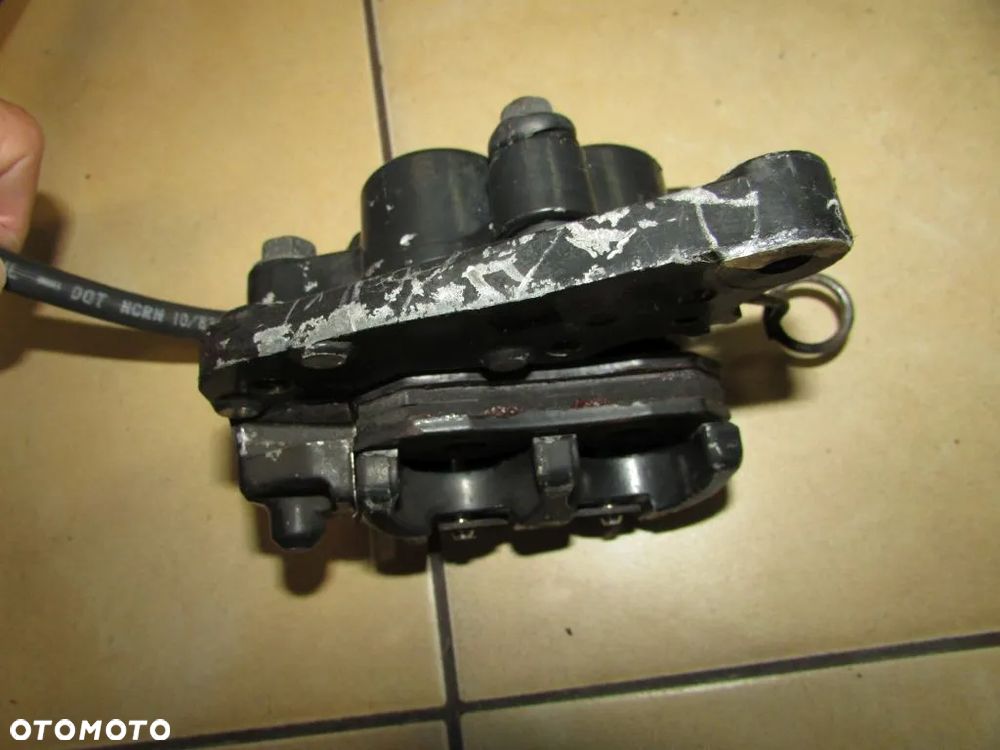 Honda Shadow VT500 zacisk hamulcowy przód - 2