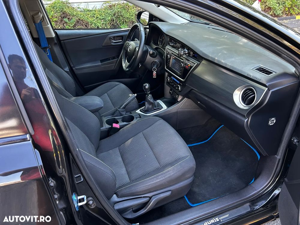 Toyota Auris 2.0 L D-4D Stop&Start Luna - 11