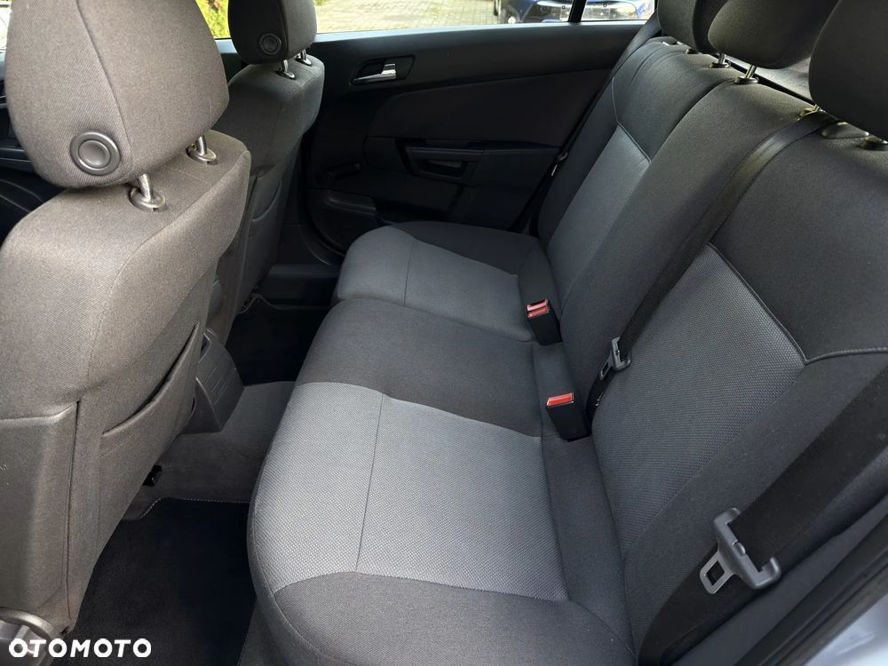 Opel Astra 1.6 Caravan Enjoy - 28