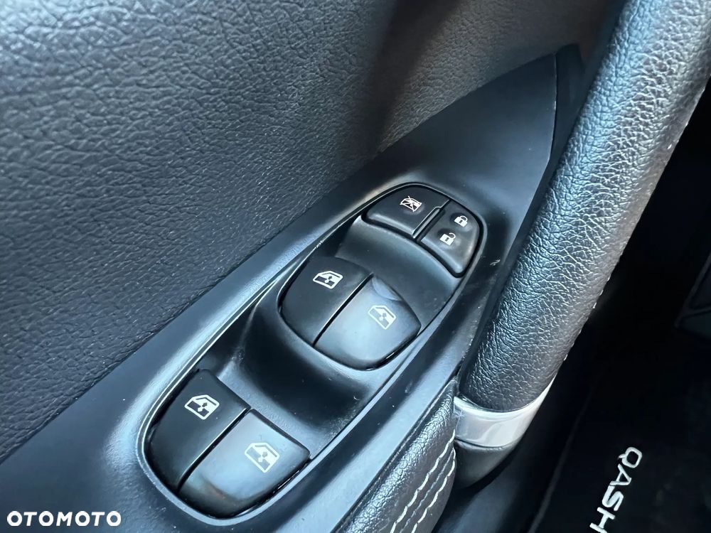 Nissan Qashqai - 25