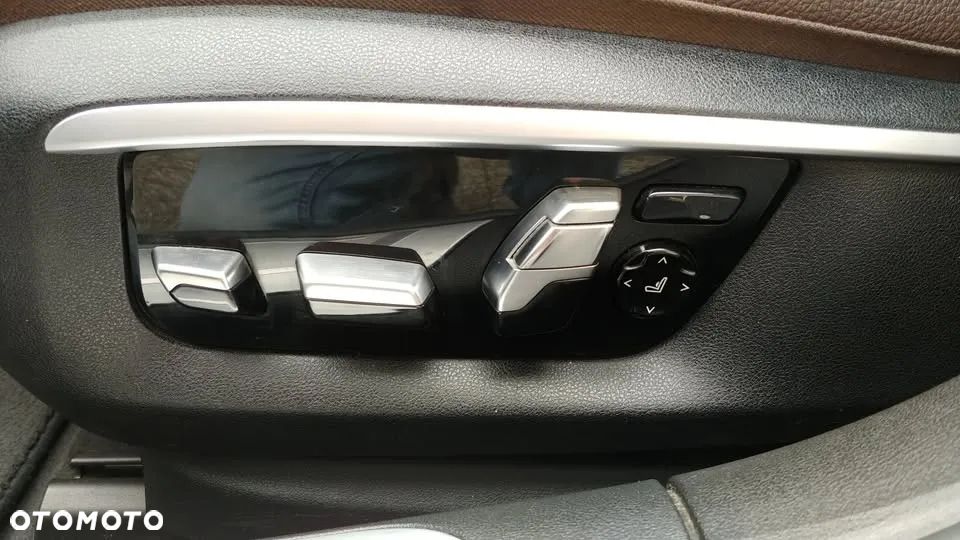 BMW Seria 7 740d xDrive - 16