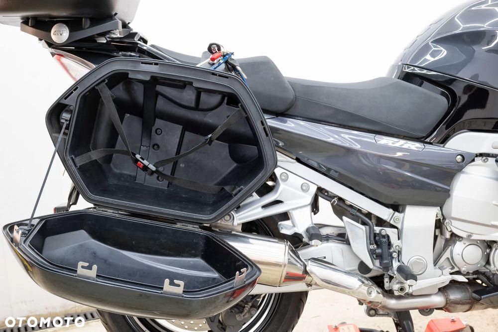 Yamaha FJR - 16