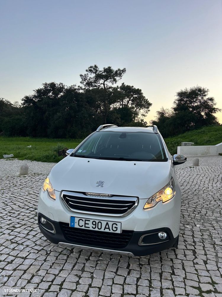 Peugeot 2008 1.2 PureTech Allure - 1