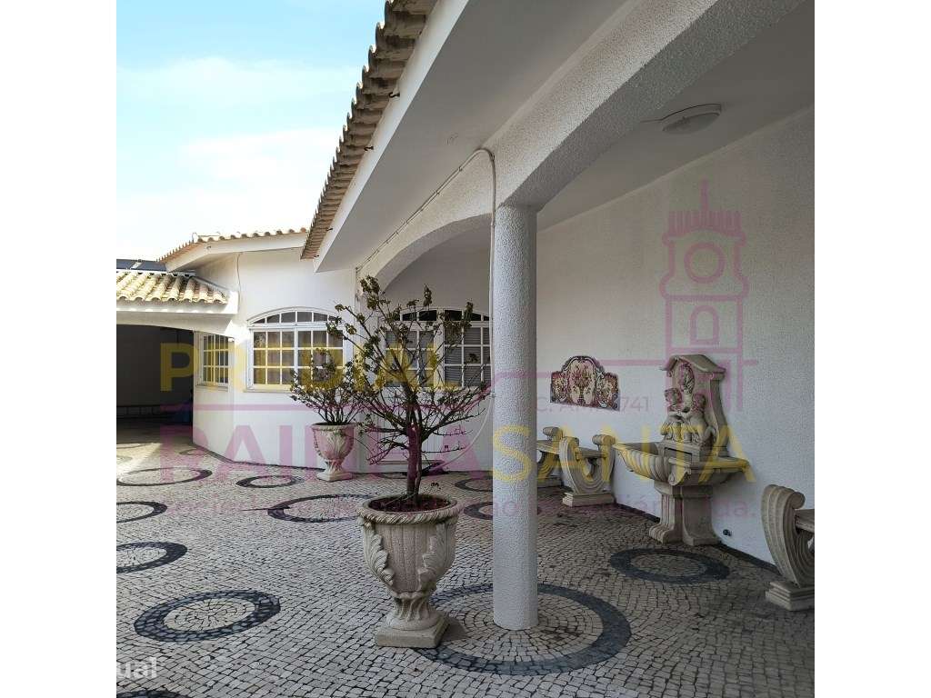Moradia Isolada com Piscina e Campo de Ténis - Aveiro - Grande imagem: 2/51