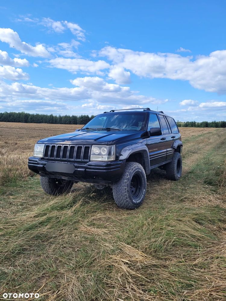 Jeep Grand Cherokee - 1