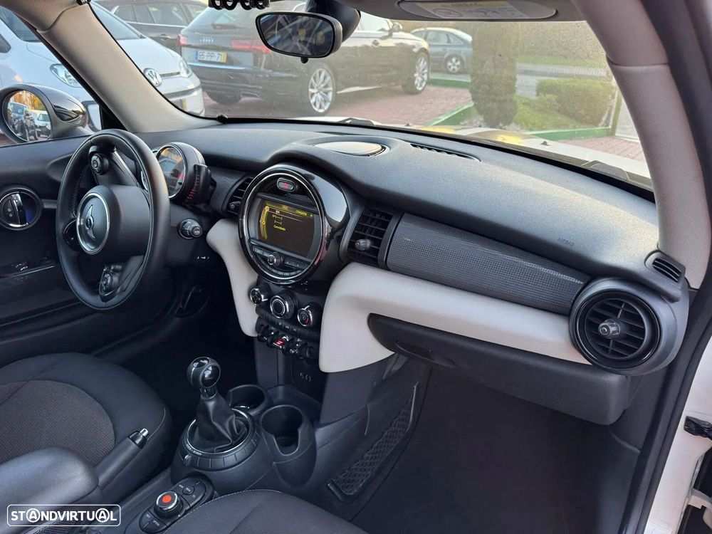 MINI 3 Portas One - 17