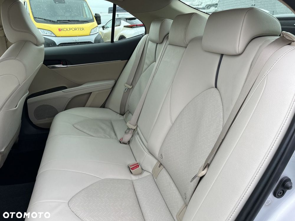 Toyota Camry 2.5 Hybrid Executive CVT - 31